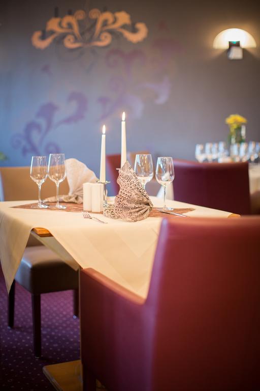 Hotel Kristall Weisswasser Esterno foto