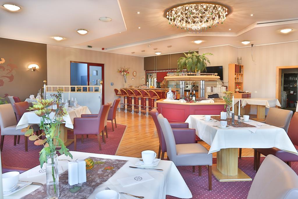 Hotel Kristall Weisswasser Esterno foto