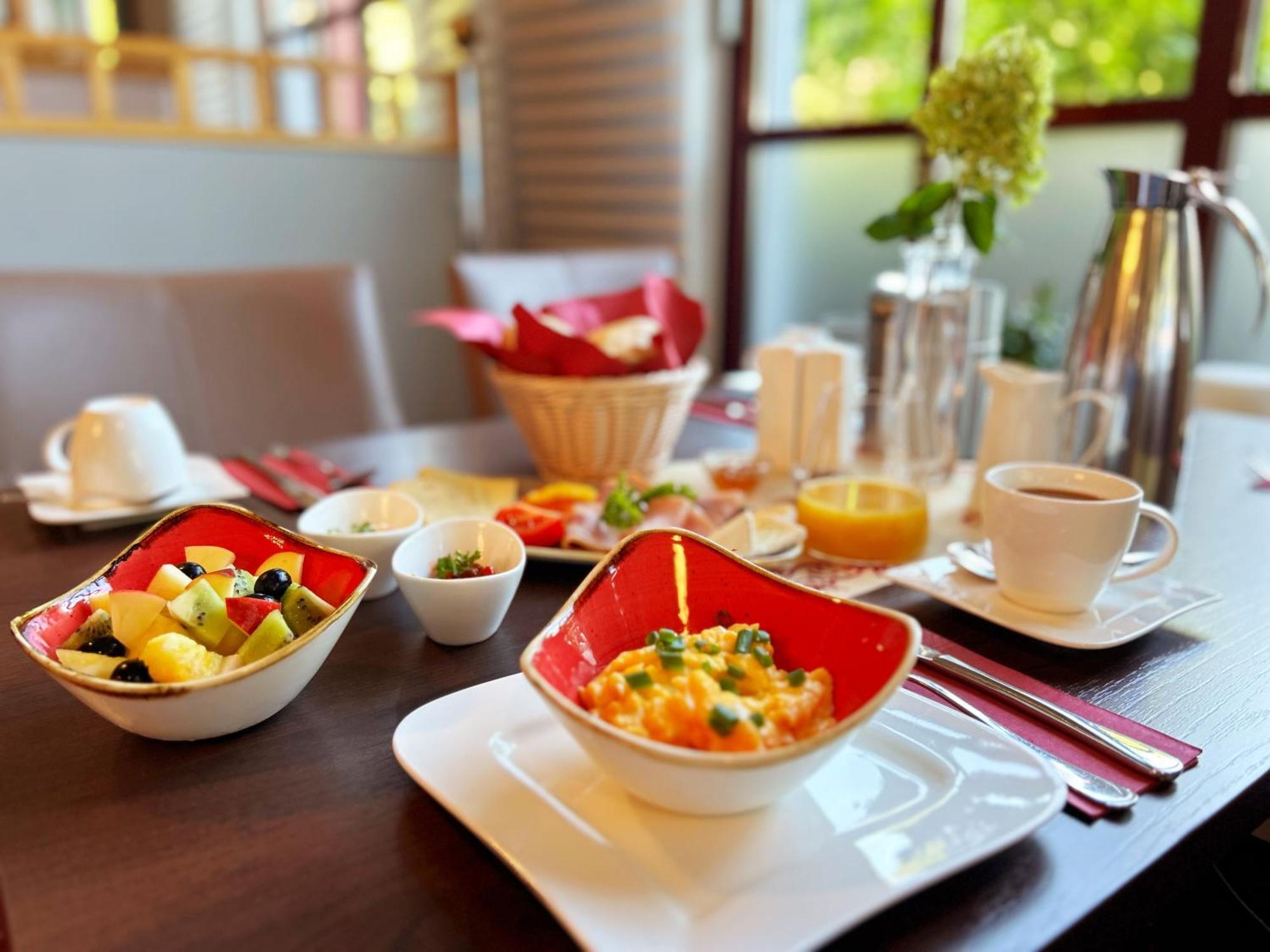 Hotel Kristall Weisswasser Esterno foto