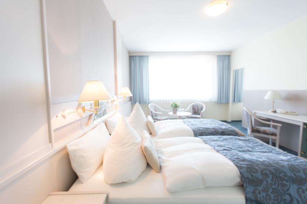 Hotel Kristall Weisswasser Esterno foto